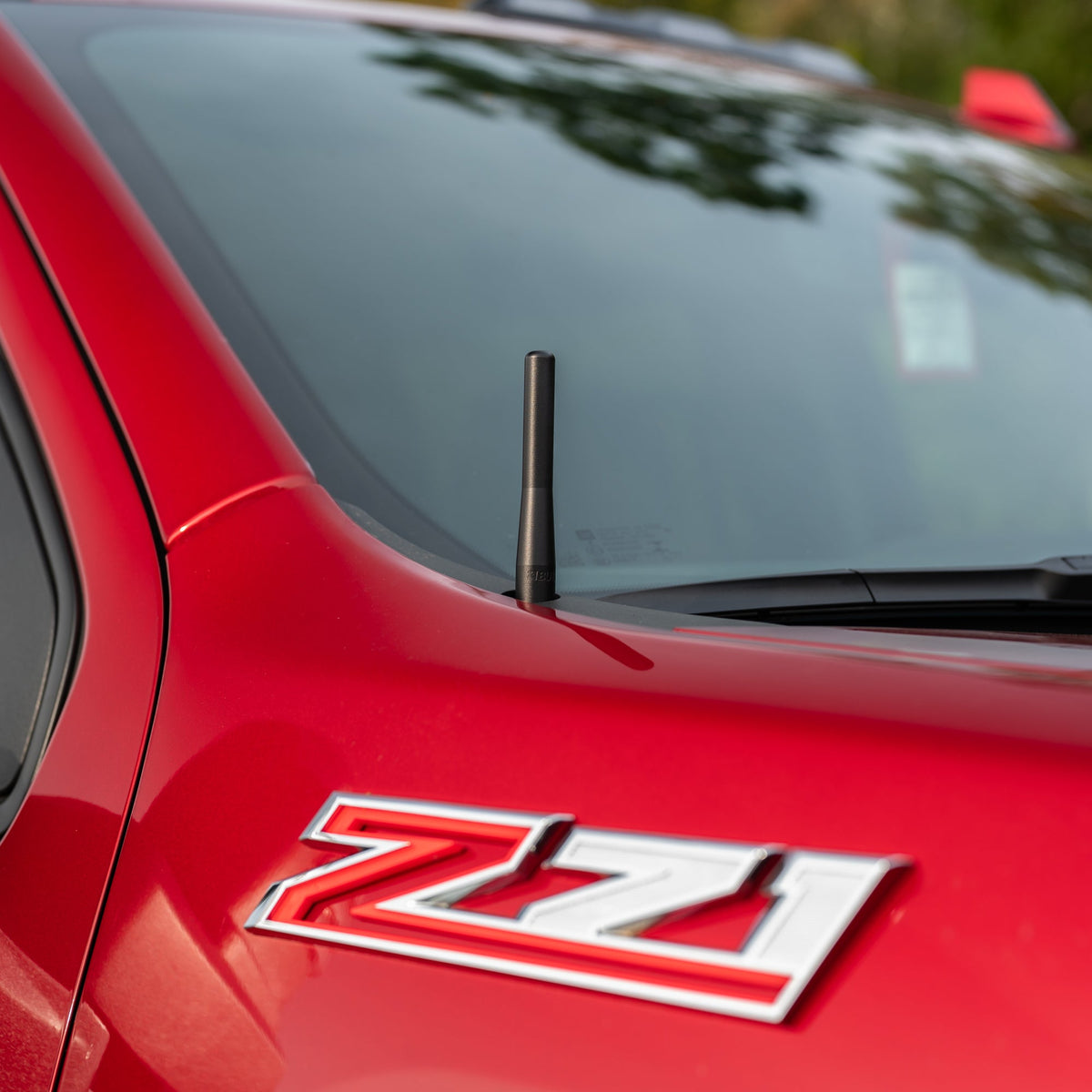 Perfect-Fit Stubby Antenna | Chevrolet Silverado 2500 (2020-2023), GMC Sierra 2500 (2020-2023)