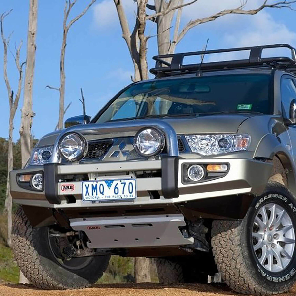 ARB - 3935300 - Sahara Deluxe Bumper