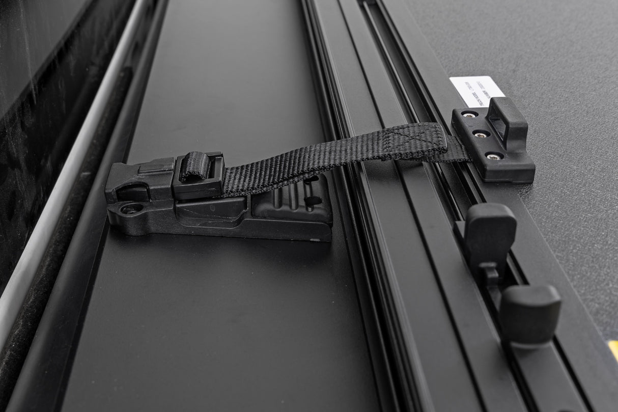 Rough Country - Hard Tri-Fold Flip Up Bed Cover - 6'10" Bed - Ford Super Duty (17-23) - 49220651