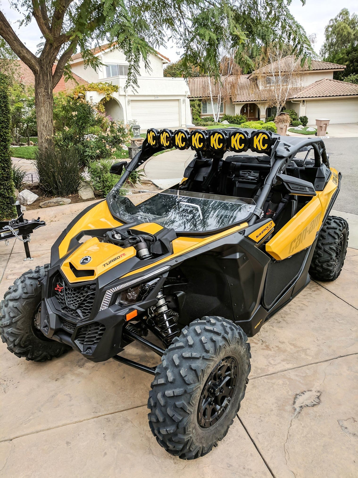 KC Hilites - Gravity LED Pro6 17-19 Can-Am Maverick X3 7-Light 45" LED Light Bar - #91334 - 91334