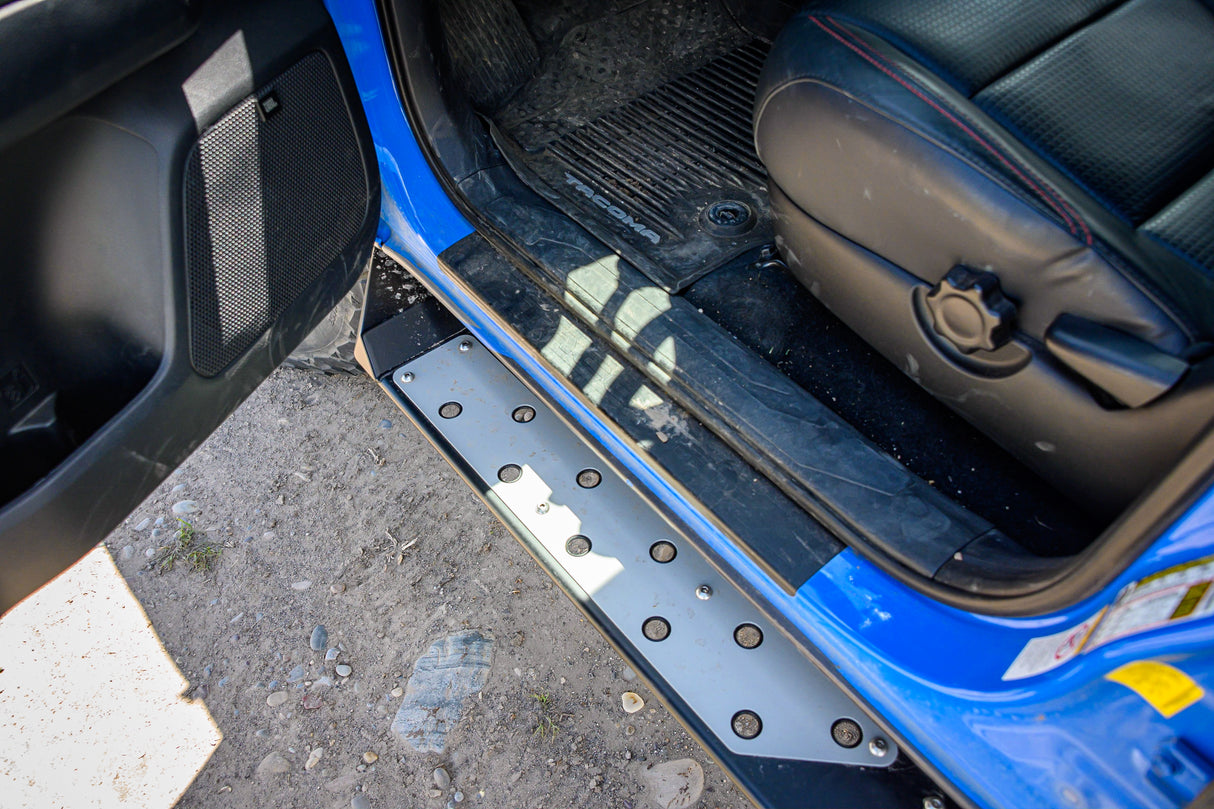CBI - Toyota Tacoma Side Steps | 2016-2020 - 300-000-010-081