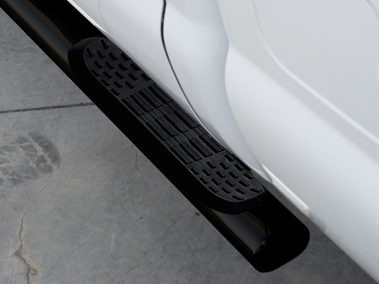 Armordillo 2019-2022 Dodge Ram 1500 - Crew Cab 5" Oval Step Bar - Matte Black