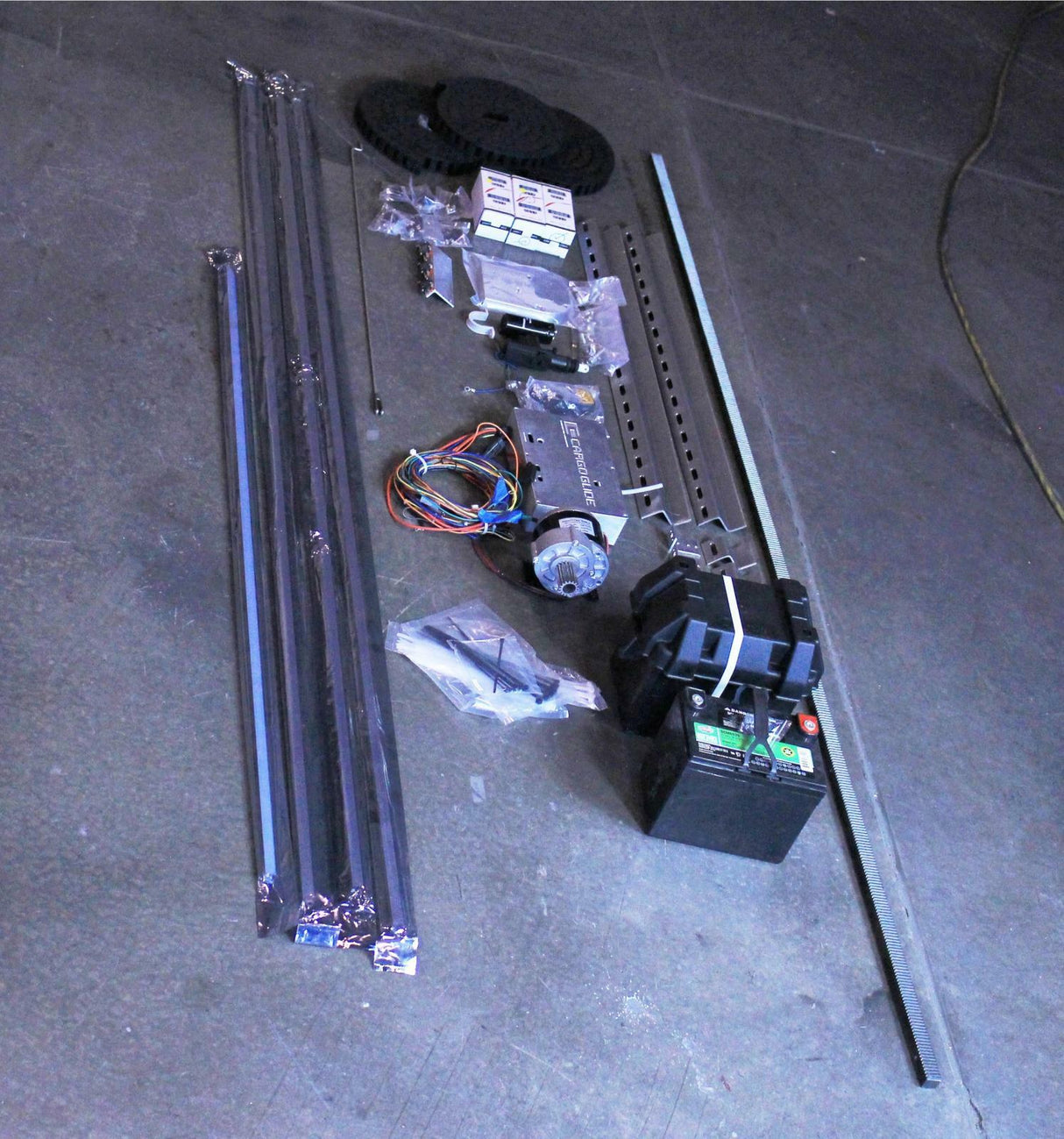 Decked - CargoGlide No Drill Bracket Kit for Ford F150 & 3rd Gen Toyota Tacoma Long - F150 (2015-Current) all bed lengths | Tacoma (2016-2023) 6' bed length - C0092-DCGND-BLK