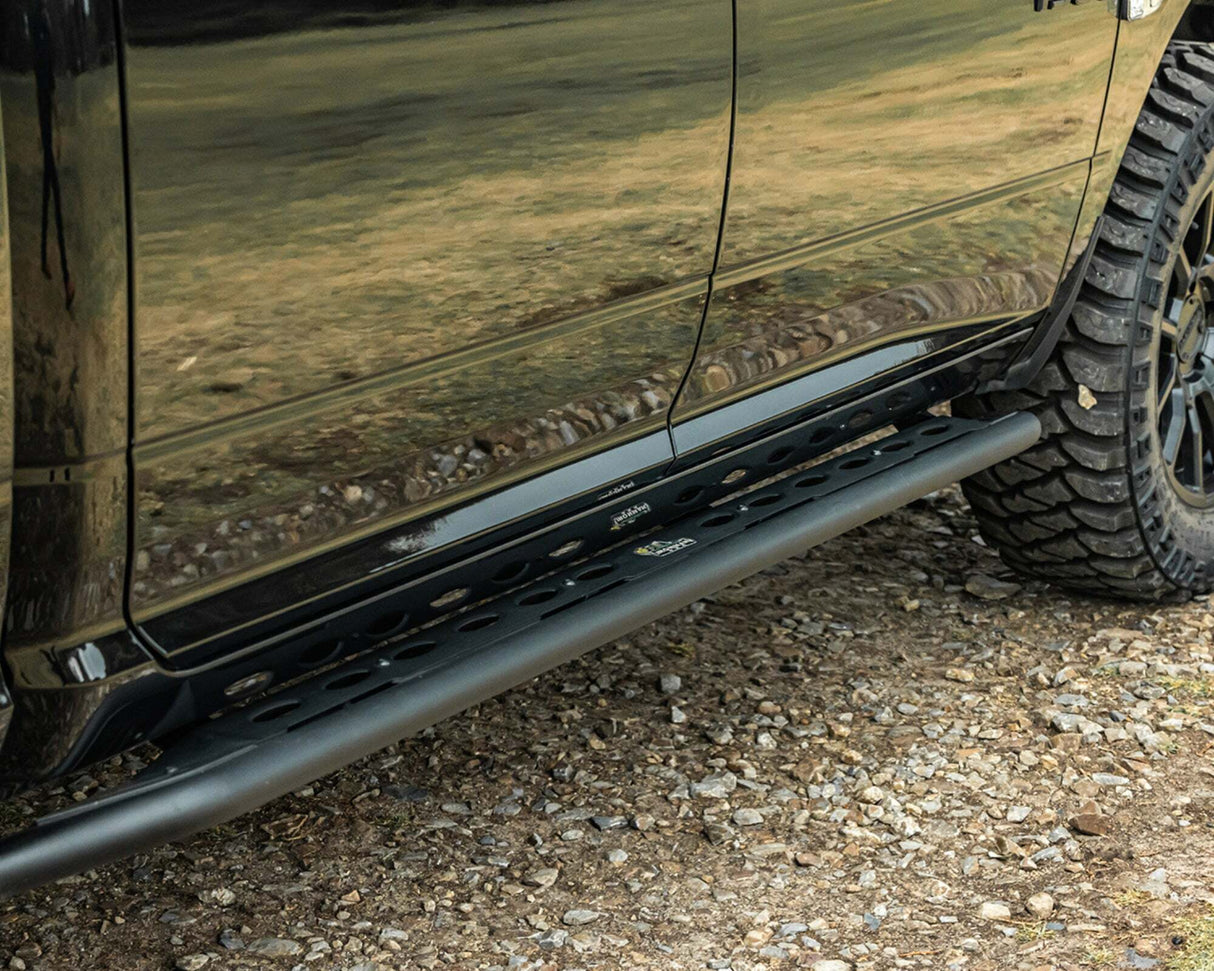 IronMan 4x4 - Raid Heavy Duty Side Steps - Ram 1500 Crew Cab (2013-2018) - SS075-CL