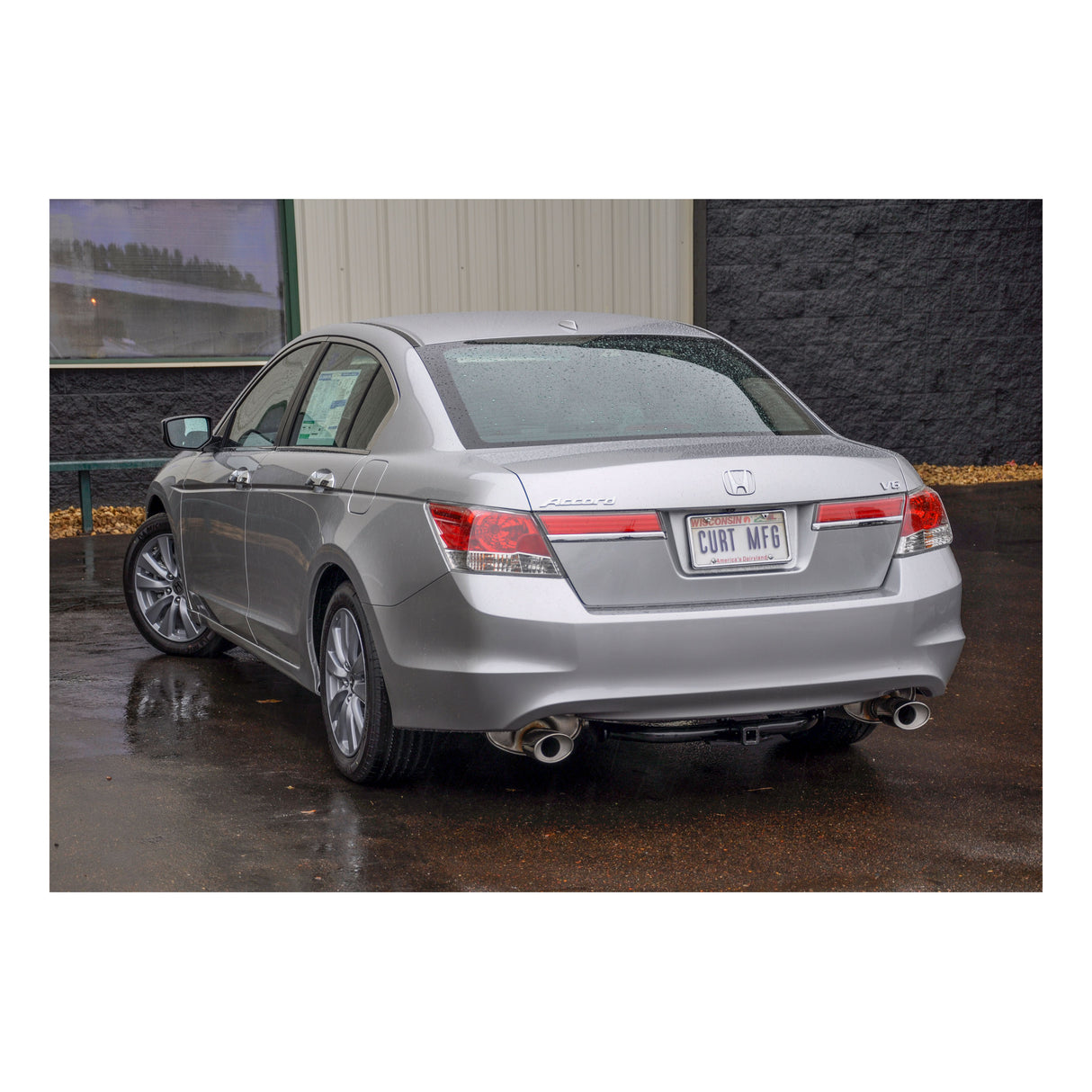 Curt - Class 1 Trailer Hitch, 1-1/4" Receiver, Select Honda Accord, TSX - 11085