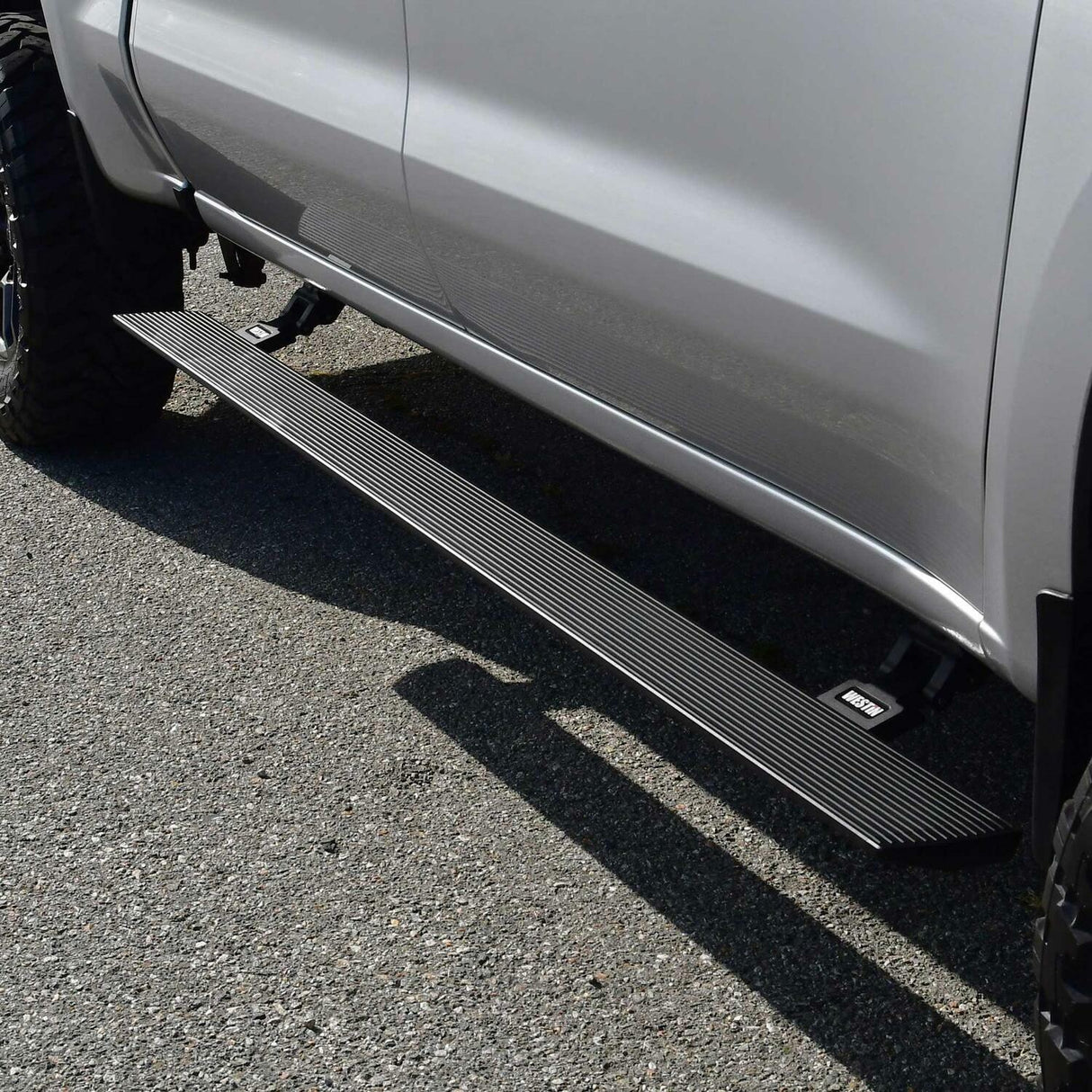 Westin 29-24135 Pro-e Electric Running Boards