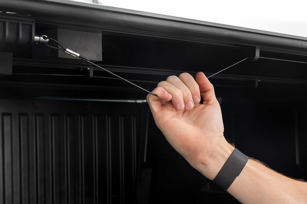Hard Low Profile Bed Cover - 6'7(in.) Bed - Rail Cap - Chevy/GMC 1500/2500HD/3500HD (14-19)