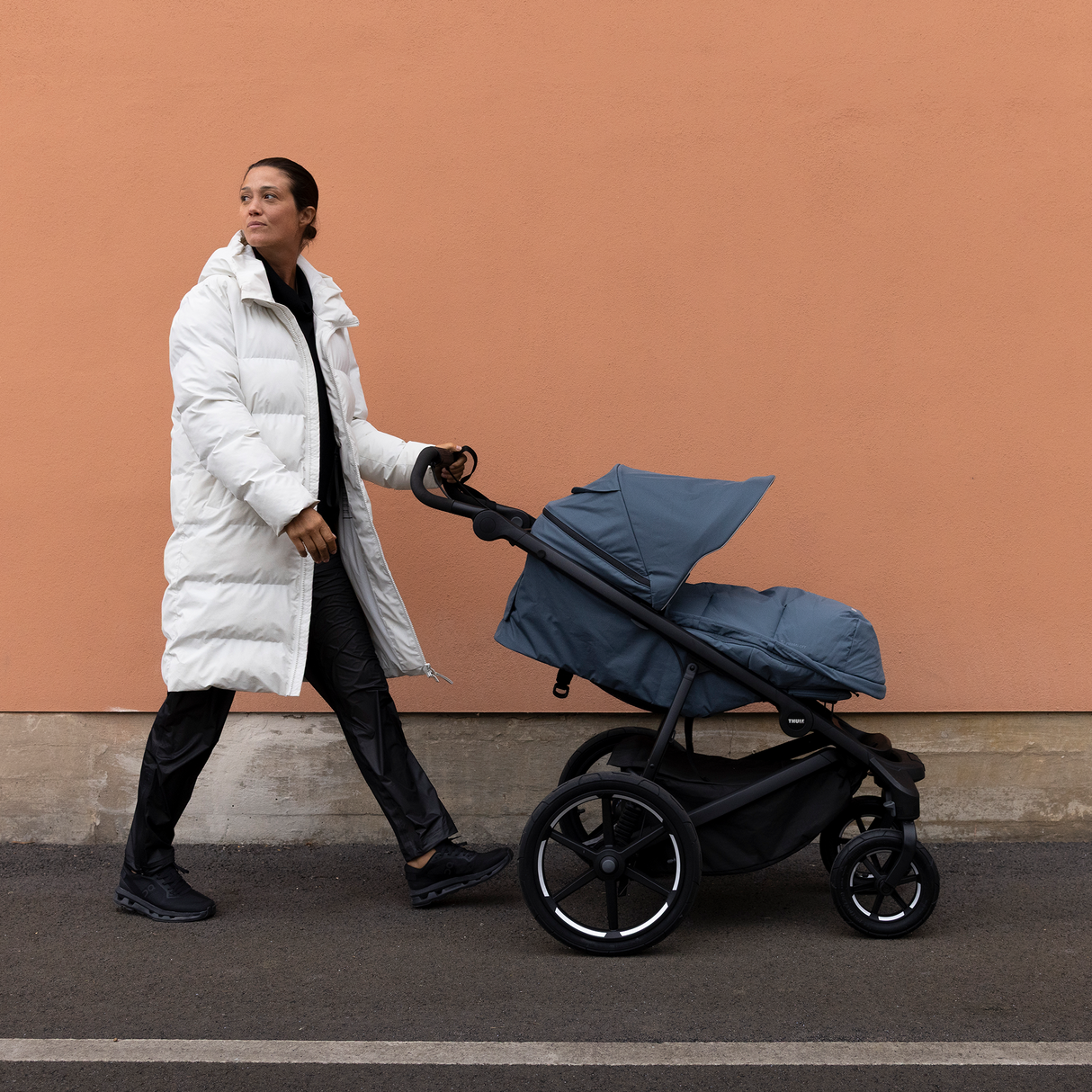 Thule - Elements High-Performance Footmuff M/L - Tinted taupe - 11200406
