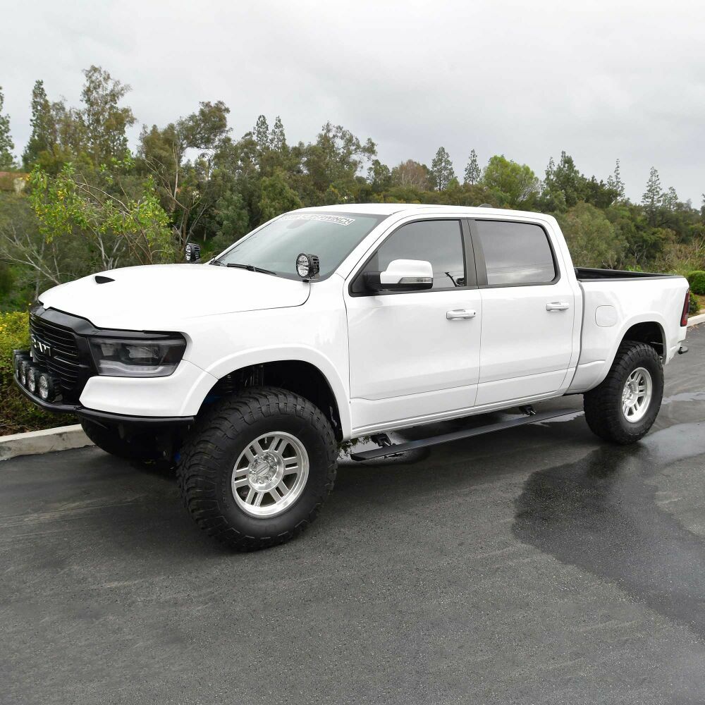 Westin 29-24085 Pro-e Electric Running Boards