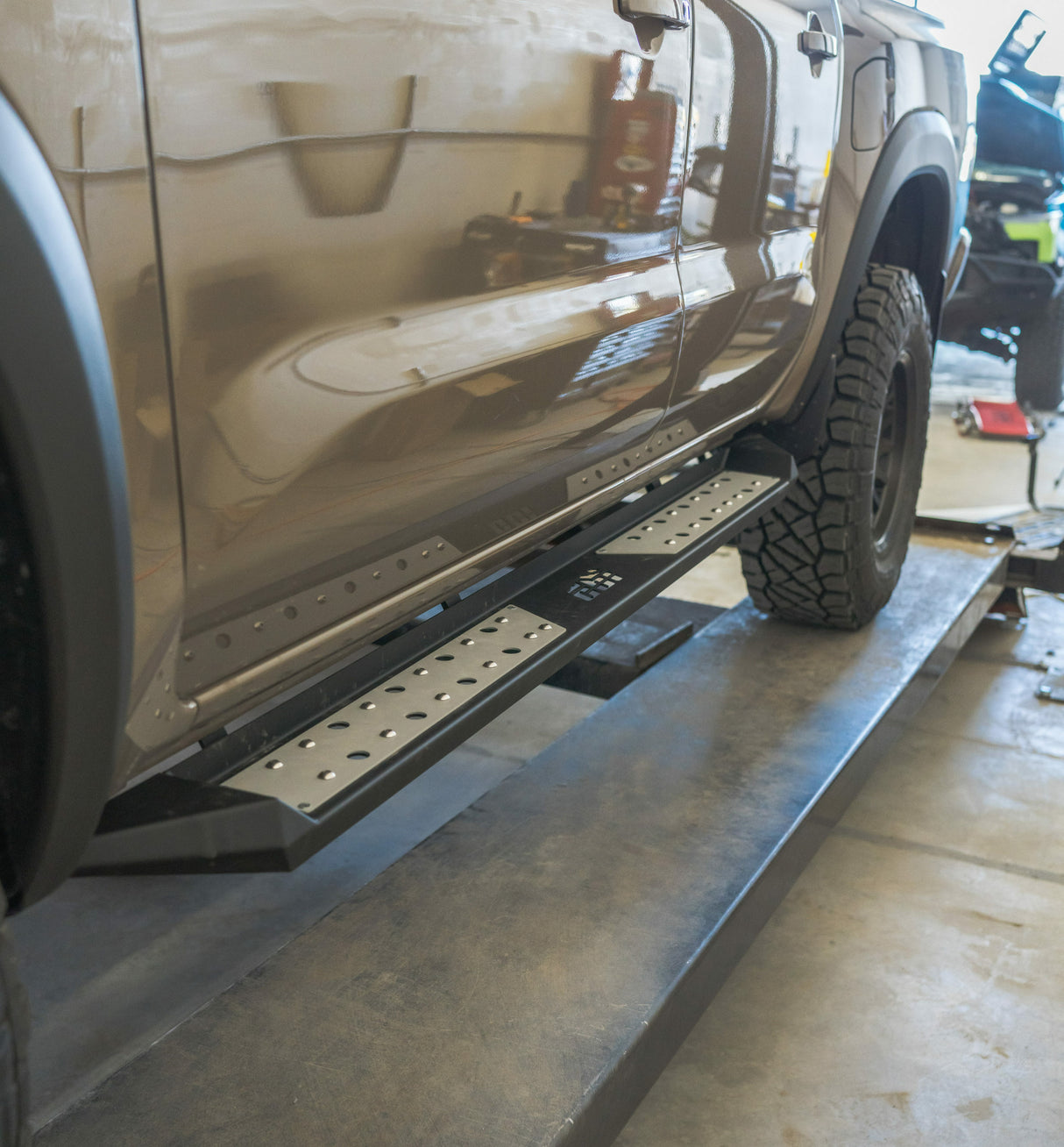 CBI - Nissan Frontier Side Steps - 300-000-024-009