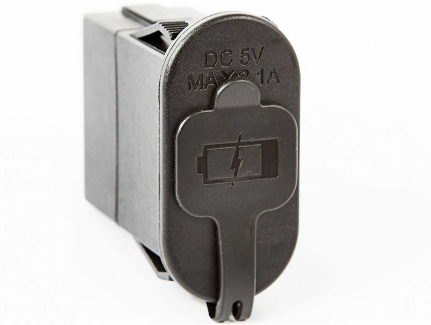 Rugged Ridge - Dual USB Port With Qi capabilities 3.0 - 17235.16