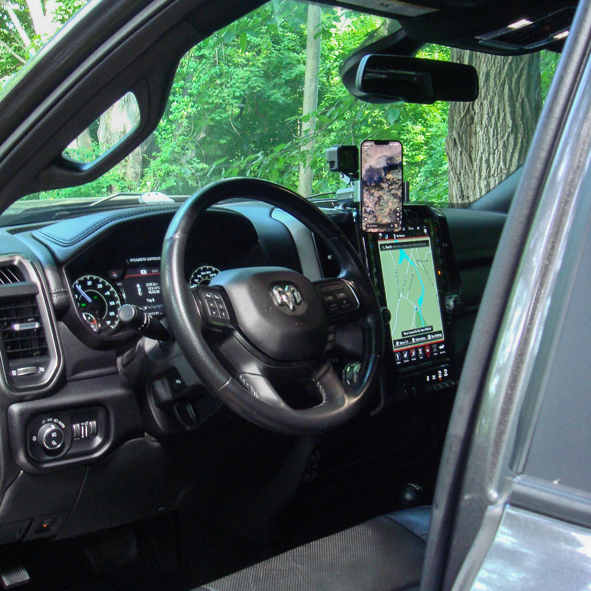 Pre-Order: Dash Mount | RAM 2500 (2019-2026) w/ 12” screen