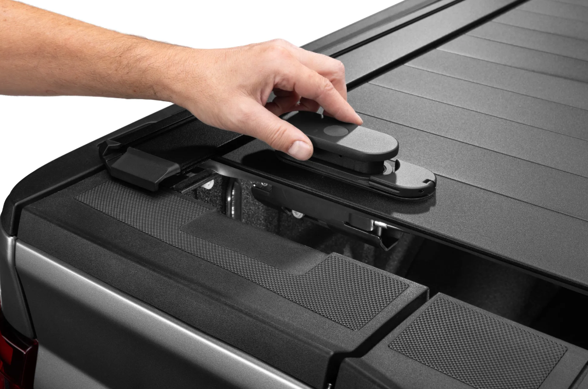 Retrax - Pro Ez-Off FRC-4000 Full Bed Access Retractable Bed Cover - Fits 6' 5" 2015 to 2020 Ford F-150 - R-T-80374