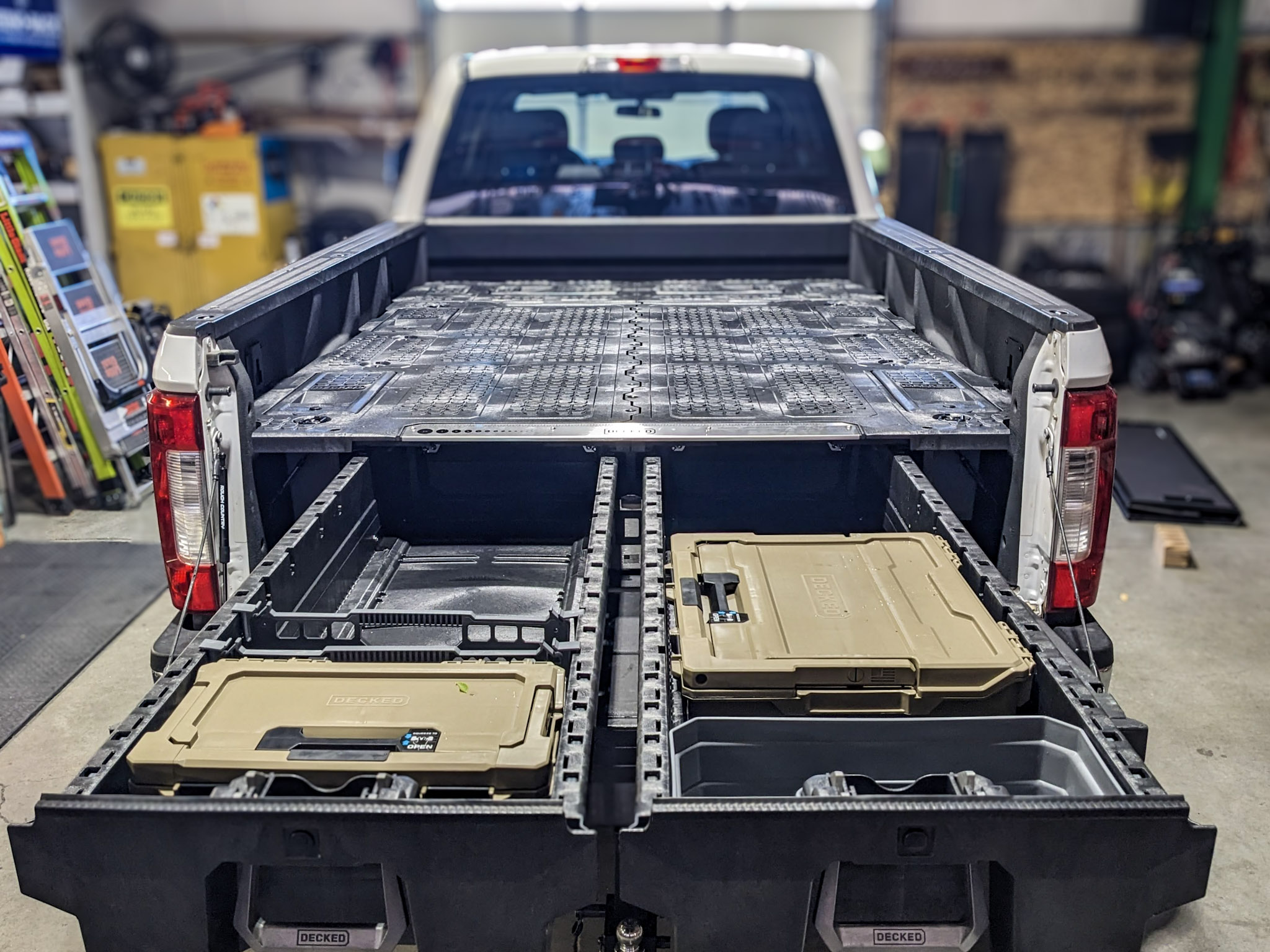 2023 Ford F-350 - Decked Drawer System