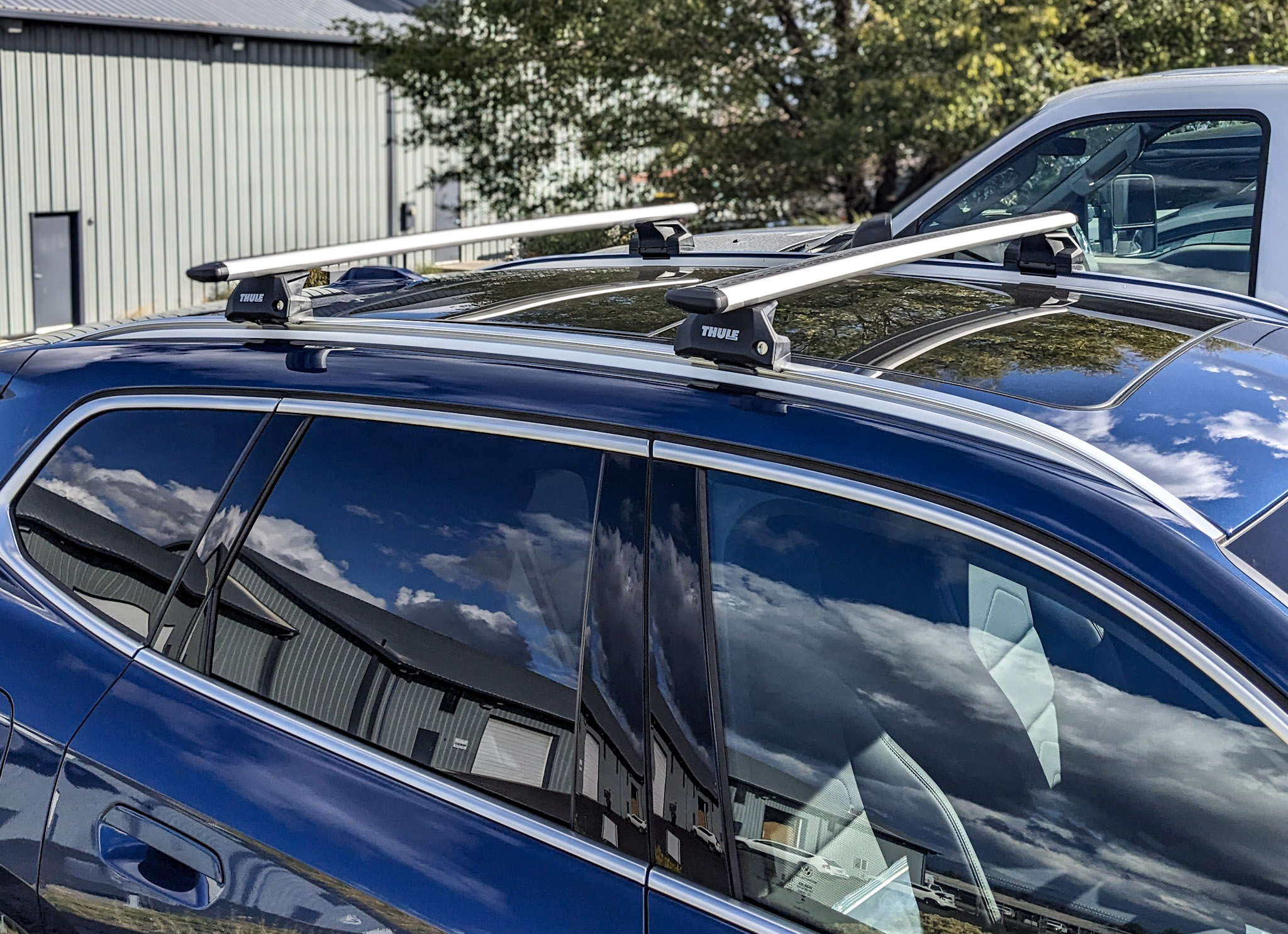 2025 BMW X1 - Crossbars - Thule Evo Flush Rail and Wingbar Evo