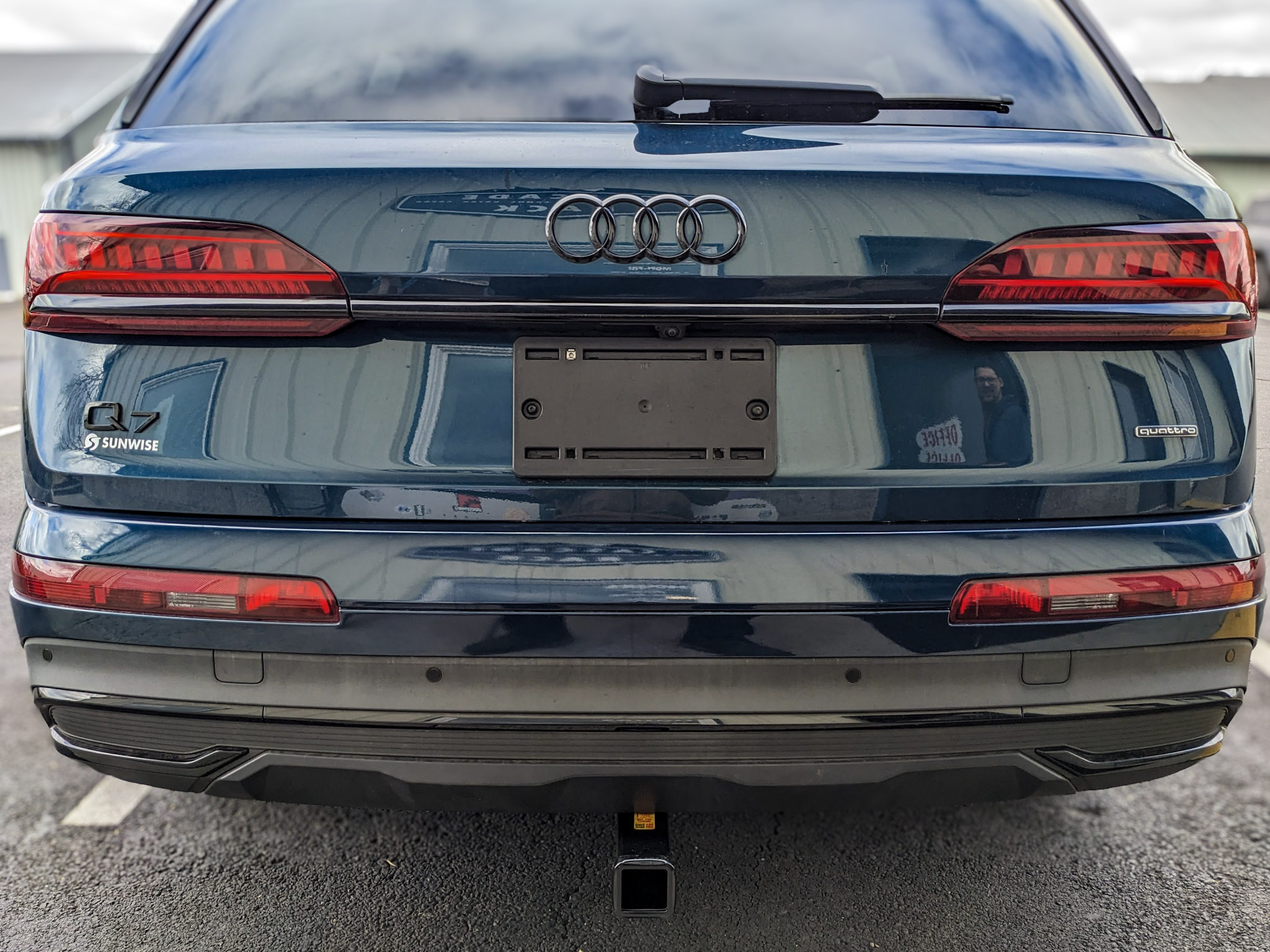 2023 Audi Q7 - Hitch - Stealth Hitch Rack Package