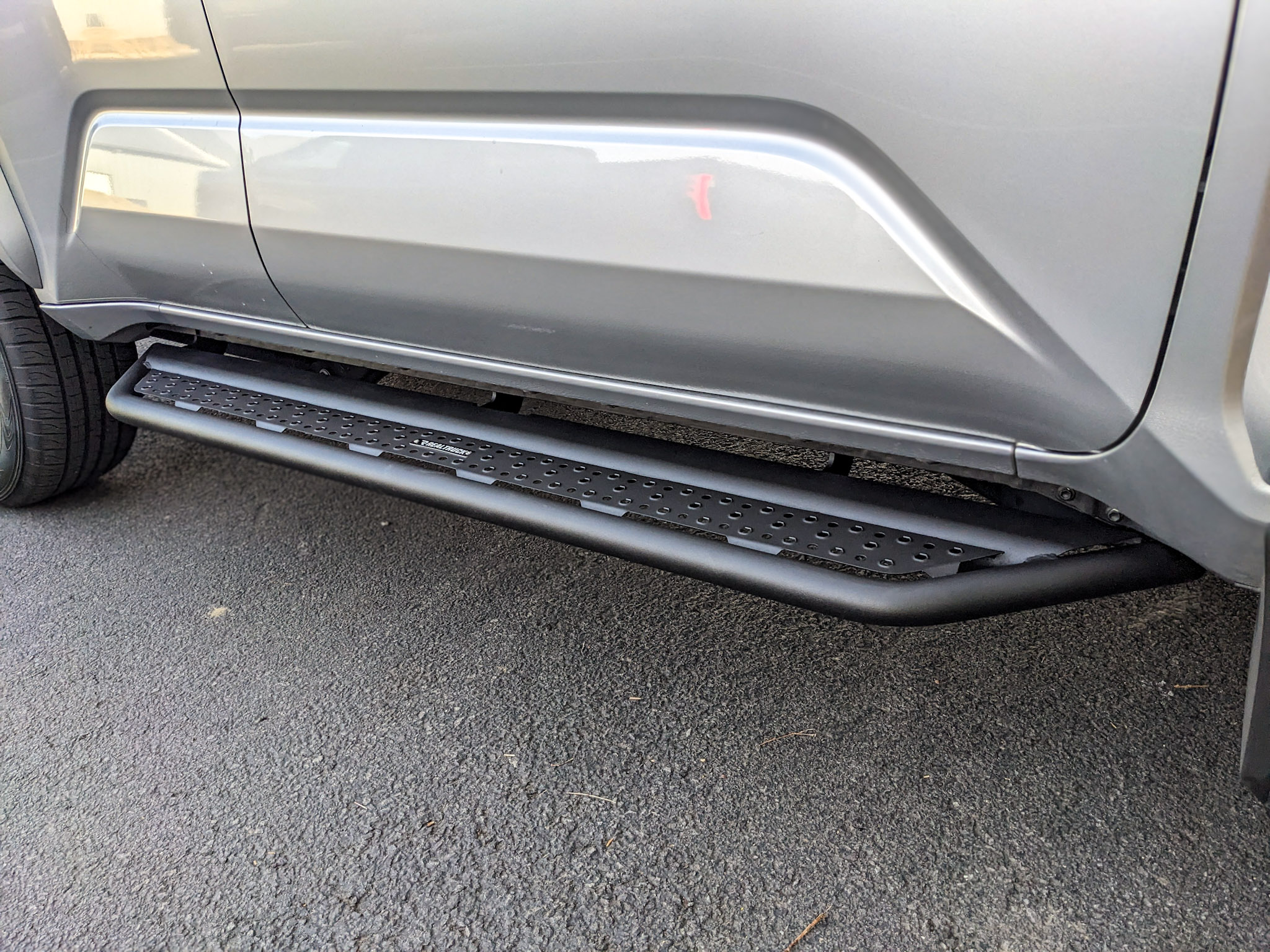 2025 Toyota 4Runner - Go Rhino Dominator Running Boards