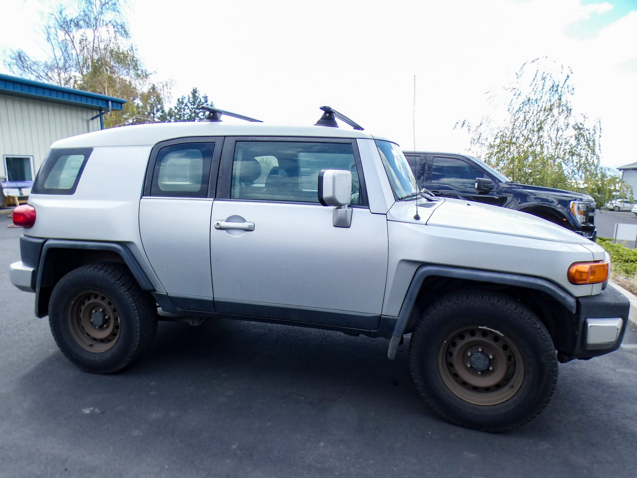 2012 Toyota FJ Cruiser - Roof Rack System Installation - Rhino Rack