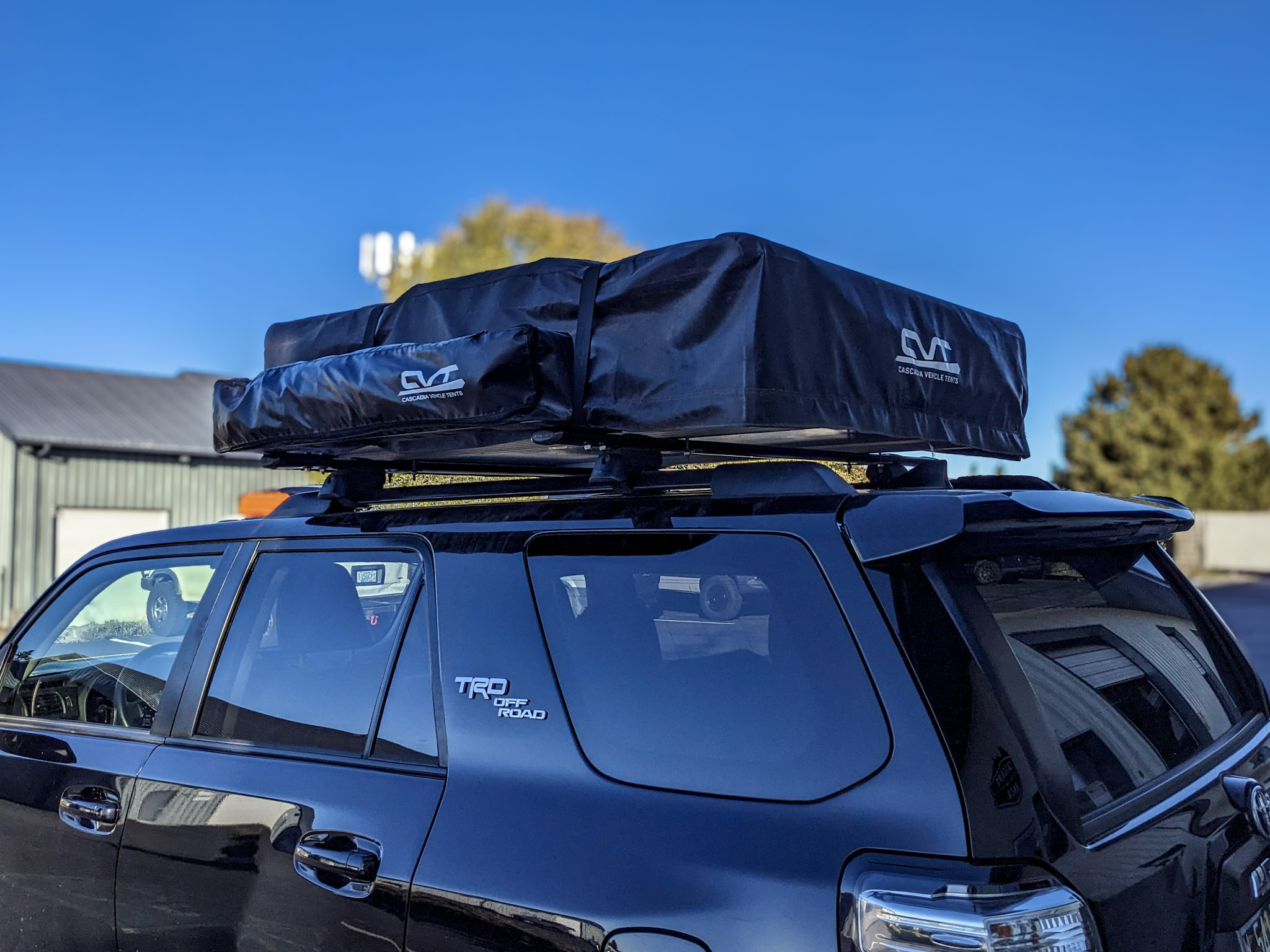 2020 Toyota 4Runner - Crossbars - Yakima Timberline Towers and Corebars