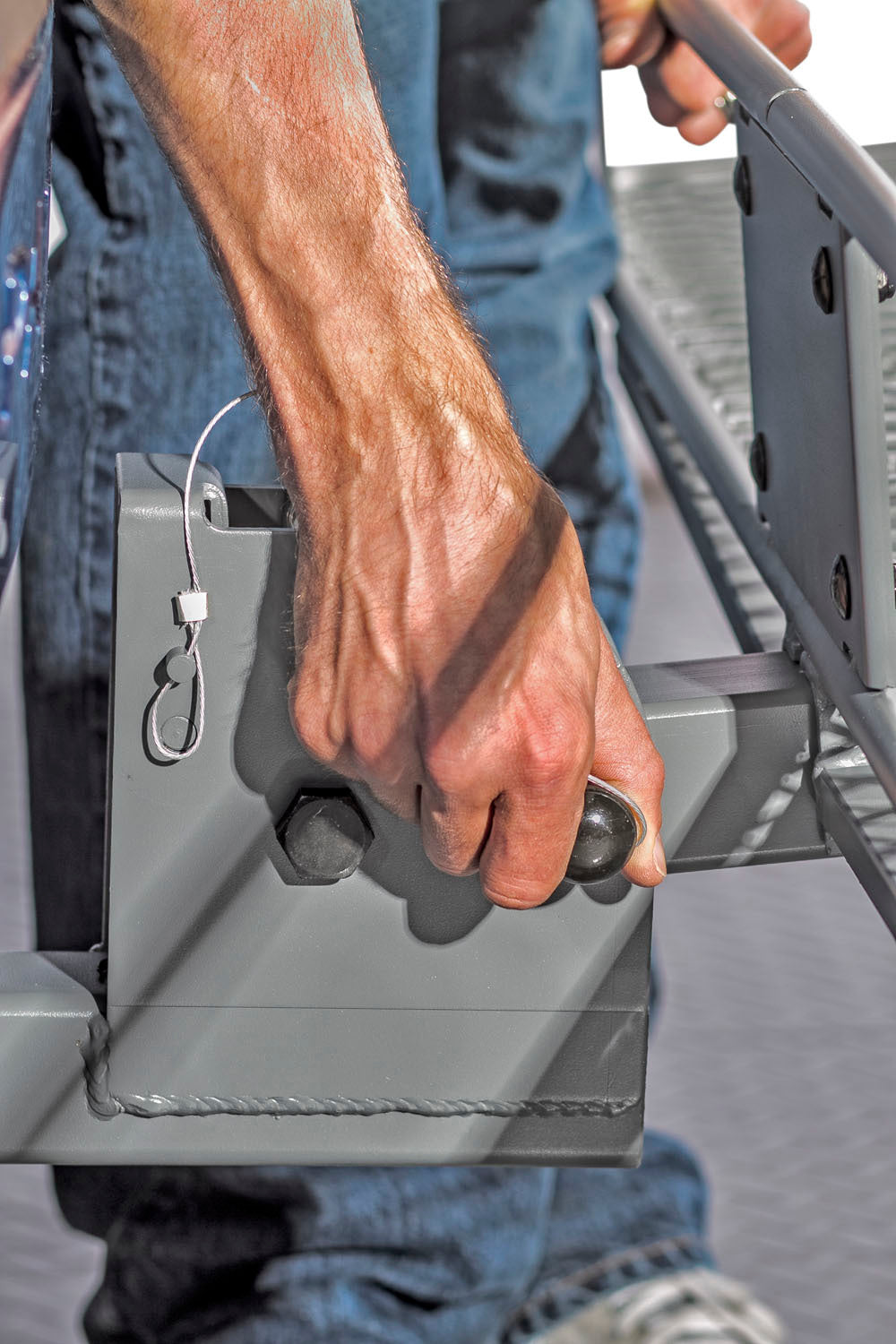 Sportrack - Vista Folding Hitch Basket - SR9851