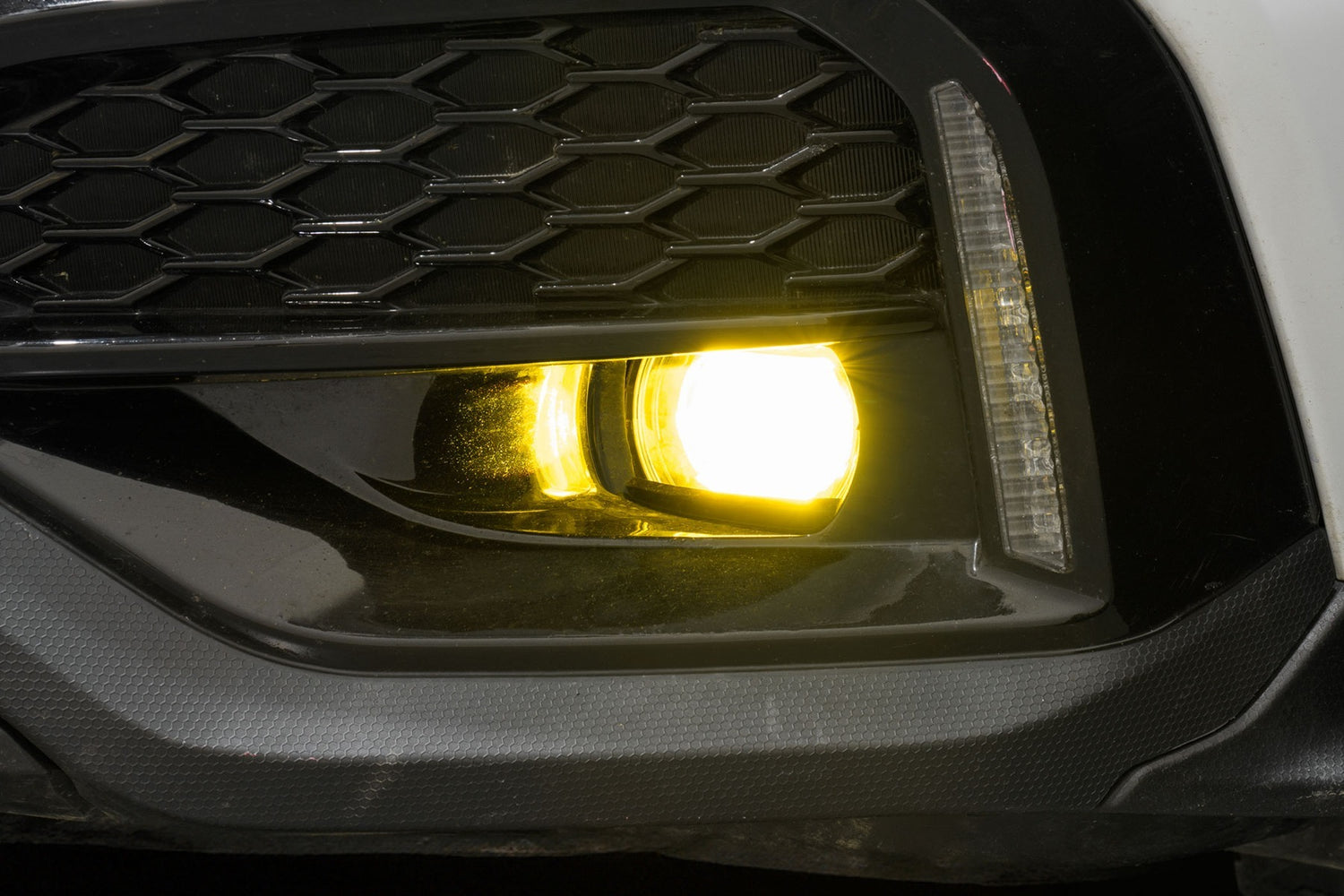 Diode Dynamics DD7986 High-performance OEM-grade replacement with custom-engineered optics.