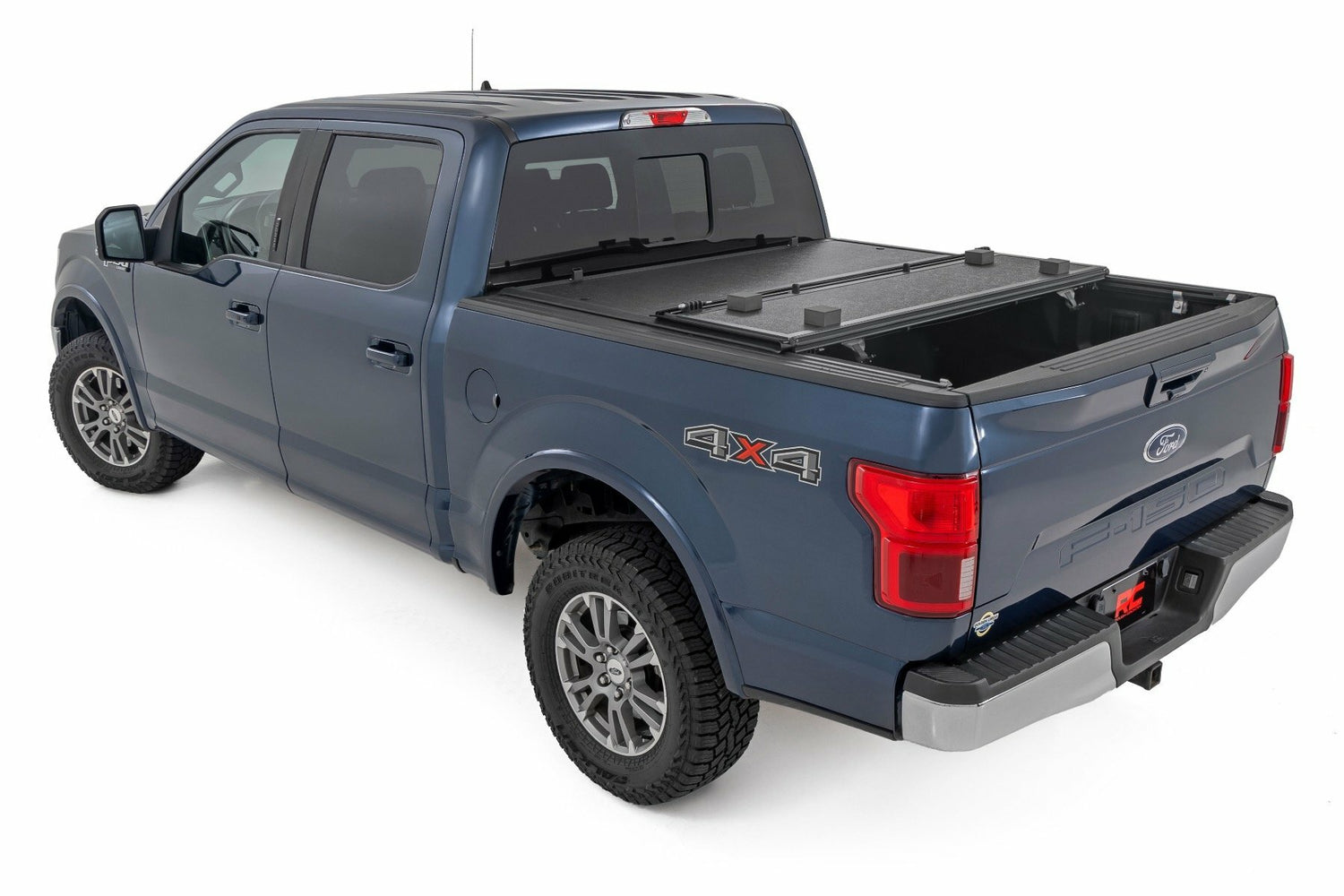 Hard Low Profile Bed Cover - 5'7(in.) Bed - Ford F-150 (15-20)/Raptor (17-20)