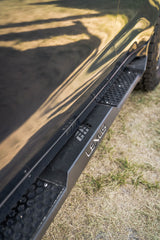 CBI - LX570 Rock Sliders / Powder Coated Black - 300-000-016-012