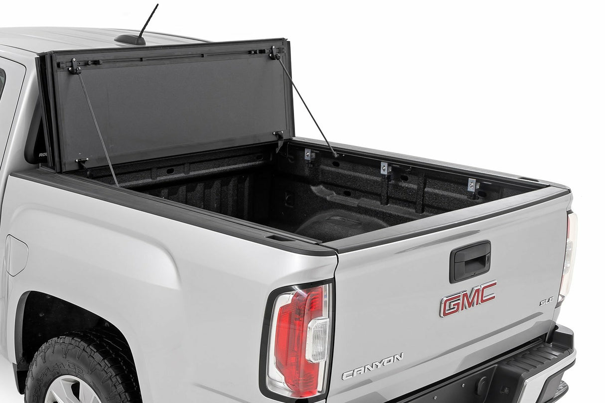Rough Country - Hard Tri-Fold Flip Up Bed Cover - 5' Bed - Chevy GMC Canyon Colorado (15-23) - 49120500
