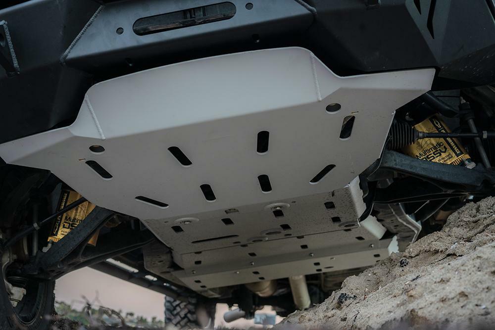 CBI - Chevy Colorado ZR2/Z71 Rear Skid plates / Gas / Powder Coated Black / Aluminium - 300-000-018-002