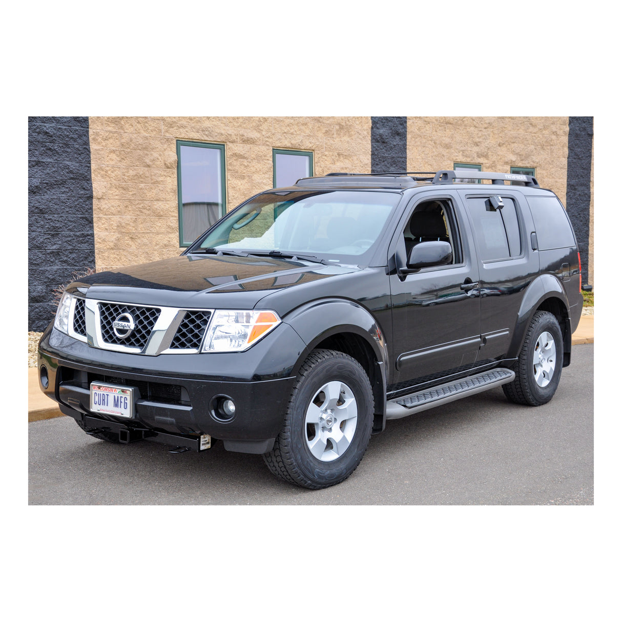 Curt - 2" Front Receiver Hitch, Select Nissan Frontier, Pathfinder, Suzuki Equator - 31241