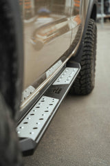 CBI - Nissan Frontier Side Steps - 300-000-024-009