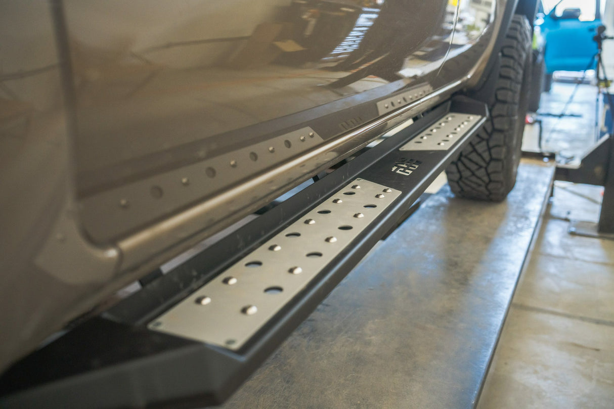 CBI - Nissan Frontier Side Steps - 300-000-024-009