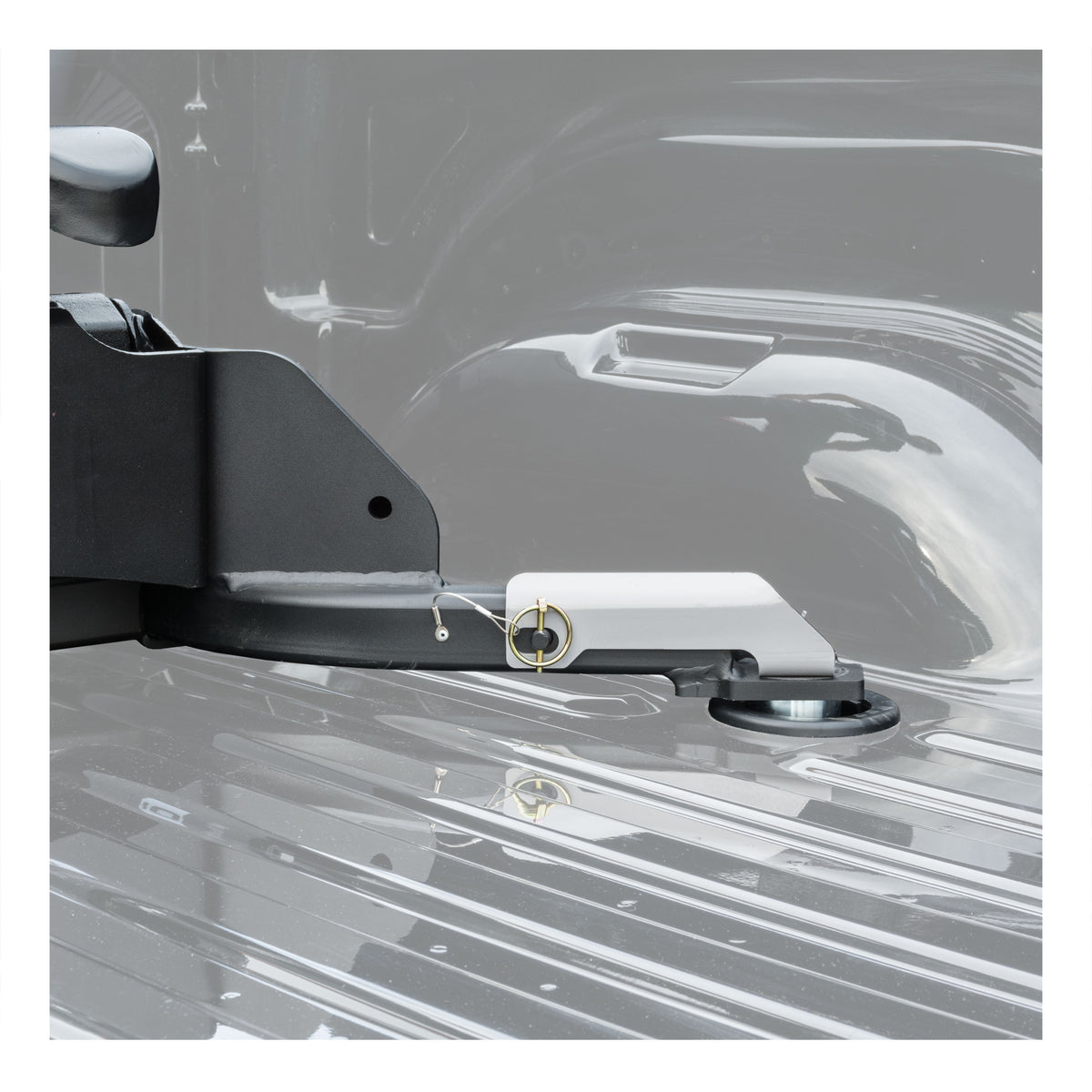 Curt - E16 5th Wheel Hitch, Select Ram 2500, 3500, 8' Bed Puck System - 16041
