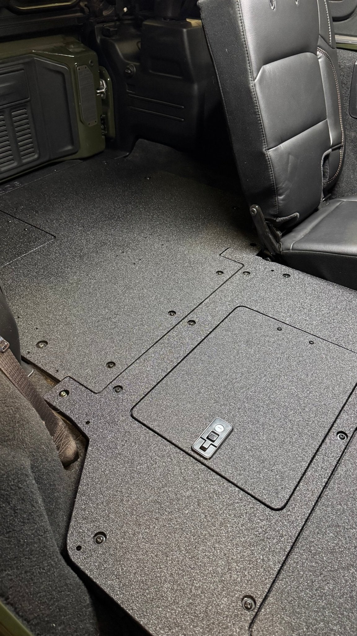 Jeep Wrangler 2018-2023 JLU 4 Door - Second Row Seat Delete Plate System - V2