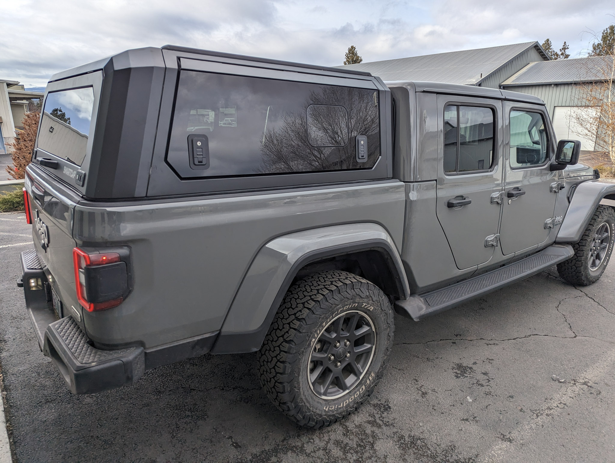 2022 Jeep Gladiator - Truck Canopy and Bed Liner Installation - RSI ...